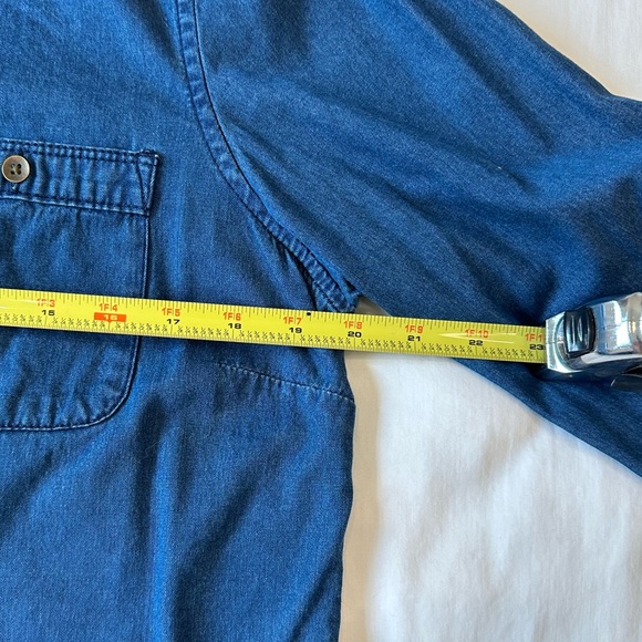 Eddie Bauer Ladies Denim longsleeve button down - Picture 4 of 9